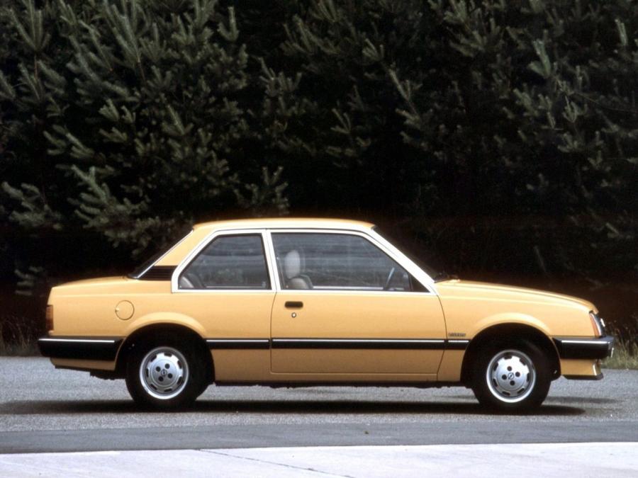  Opel Ascona 2-Door 1981 года  (фото 6 из 7)